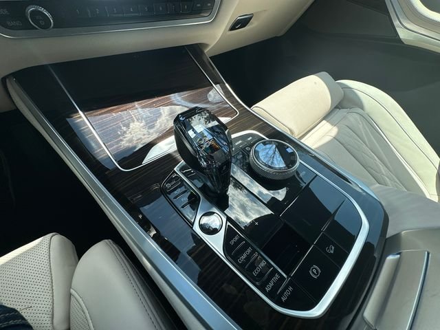 Used 2021 Gray BMW xDrive40i image 32