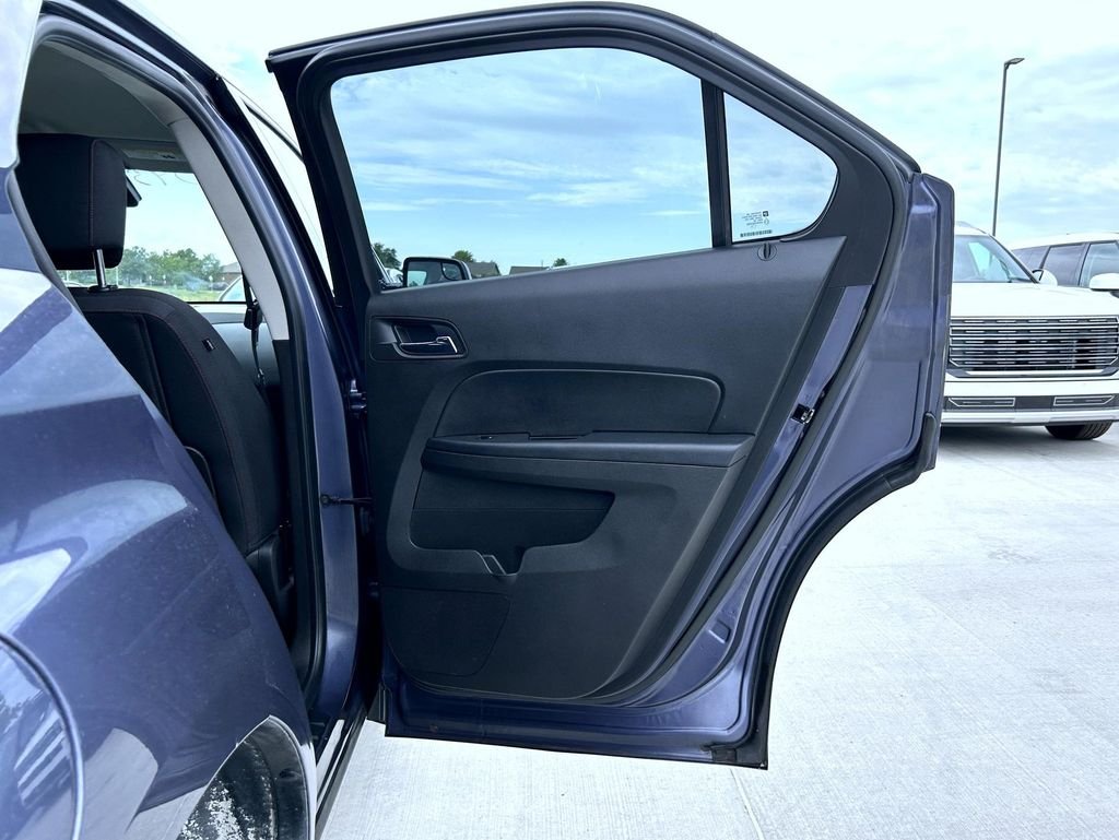 Used 2014 Blue Chevrolet LT image 17