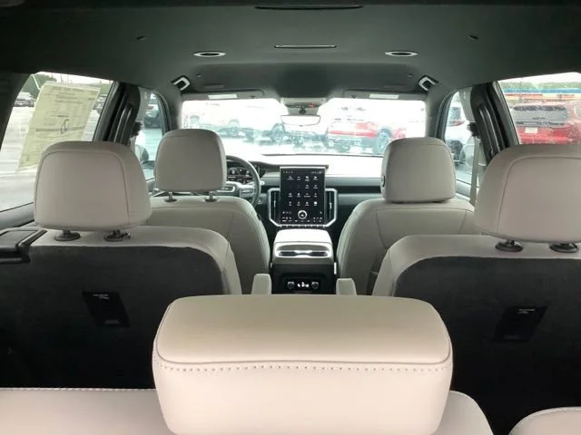 2026 GMC Acadia Elevation - Photo 8
