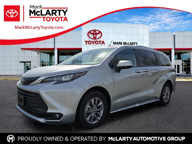 2025 Toyota Sienna XLE