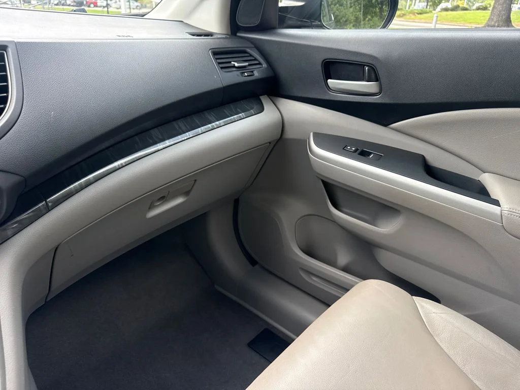 Used 2014 Twilight Blue Metallic Honda EX-L image 17