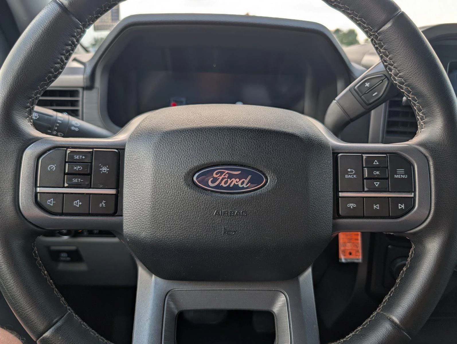 Used 2025 Oxford White Ford XLT image 23