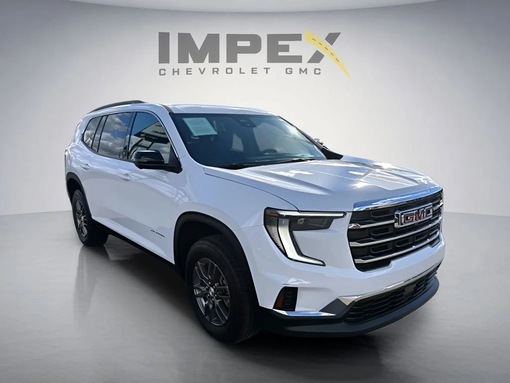 Used 2025 Summit White GMC Elevation image 7