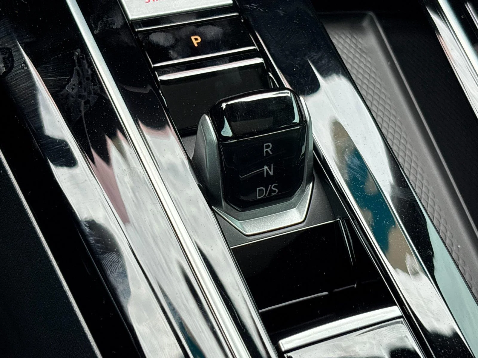 New 2026 mythos black metallic Volkswagen SE image 28