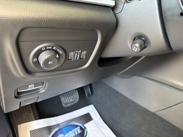 New 2026 Silver Zynith Exterior Paint Jeep 85th Anniversary Edition image 18