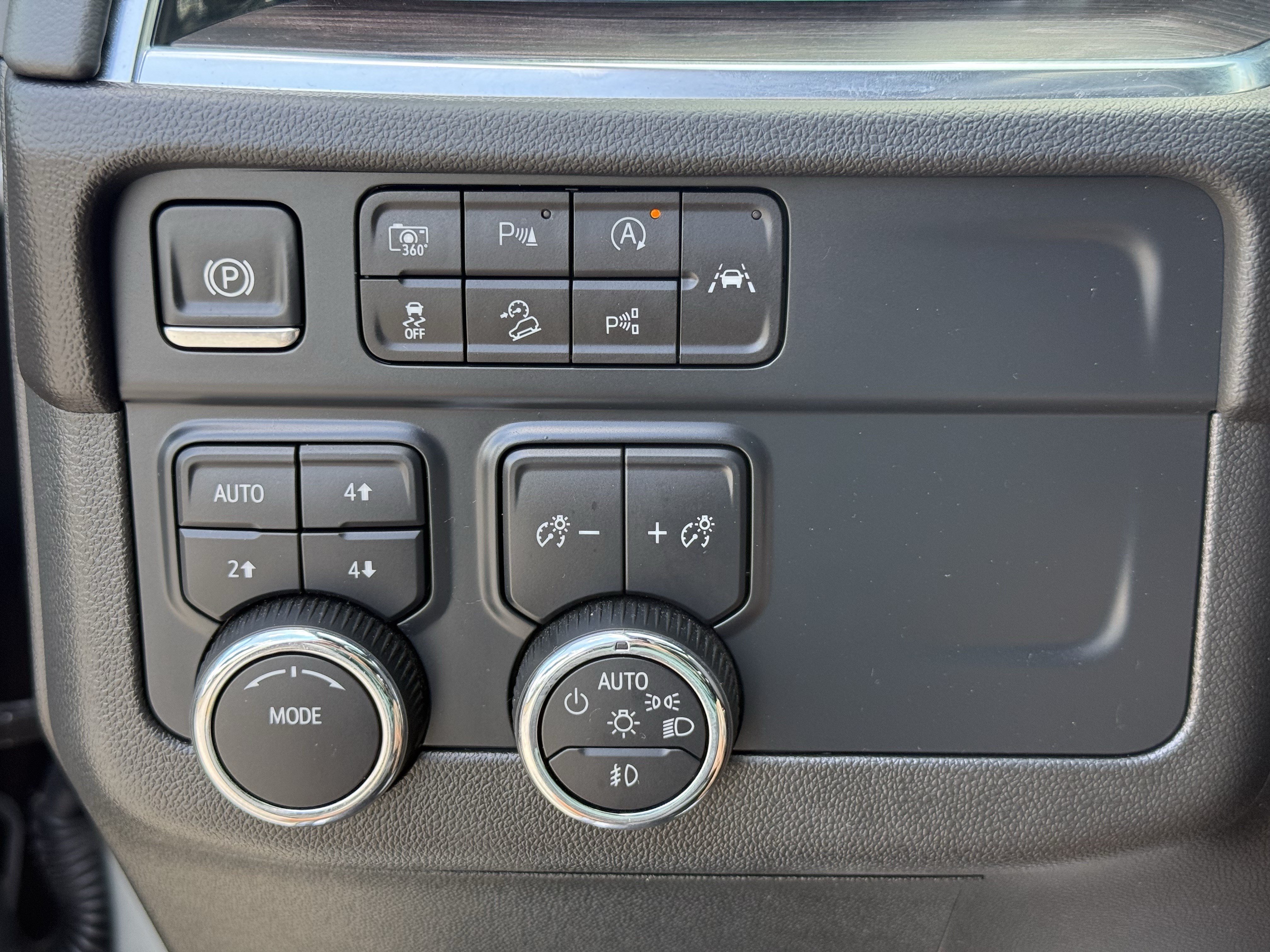 Used 2025 Sterling Gray Metallic Chevrolet Z71 image 24