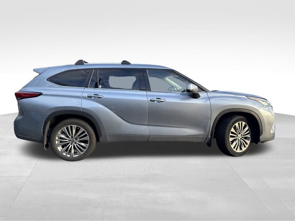 2022 Toyota Highlander Platinum - Photo 9