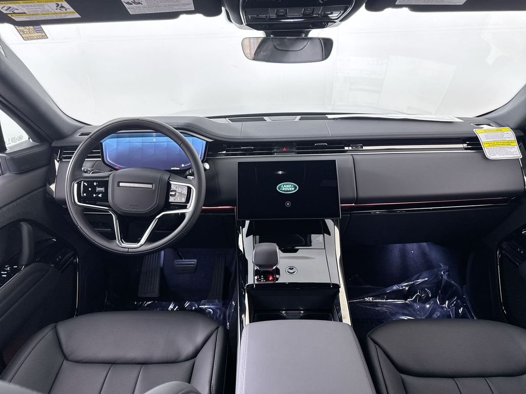 New 2026 SANTORN BLK MET Land Rover SE image 19