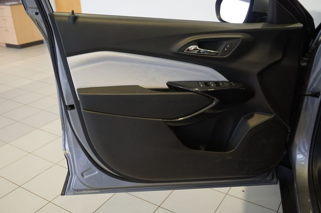 Used 2025 Gray Chevrolet LT image 21
