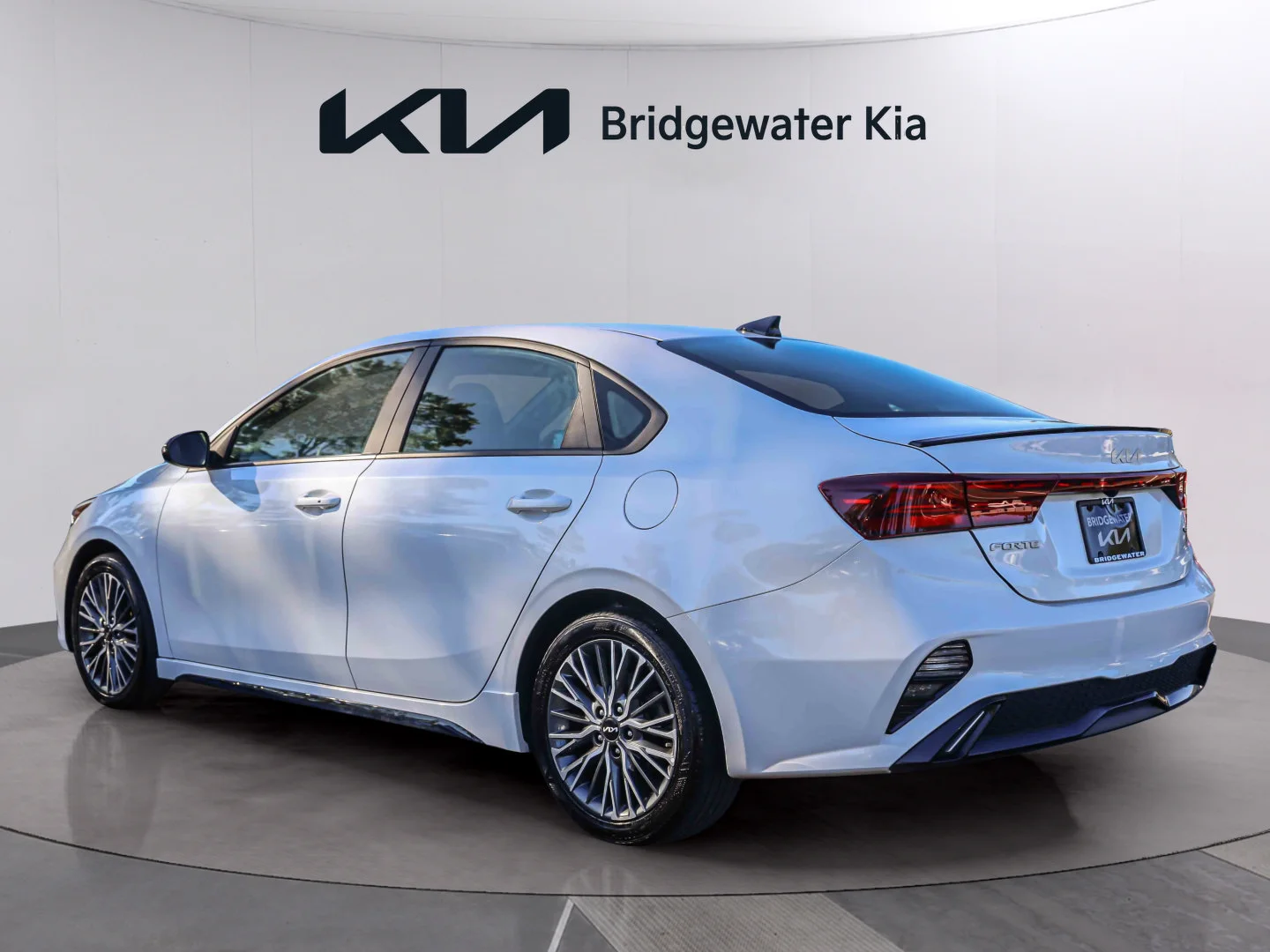 Certified Used 2023 Snow White Pearl Kia GT-Line image 4