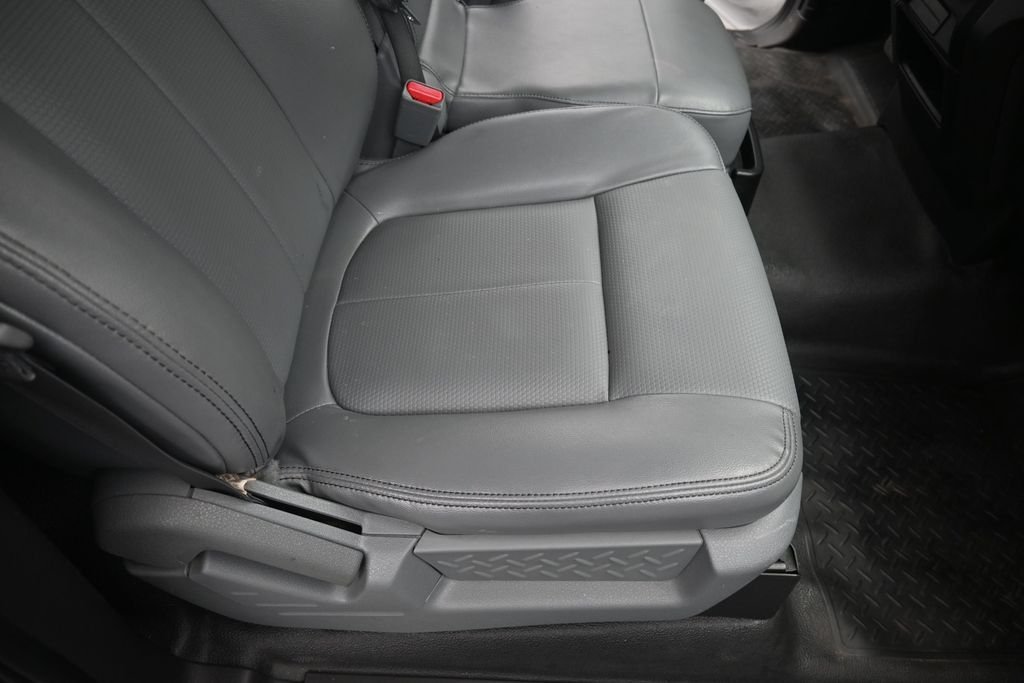 Used 2013 Oxford White Ford XL image 21