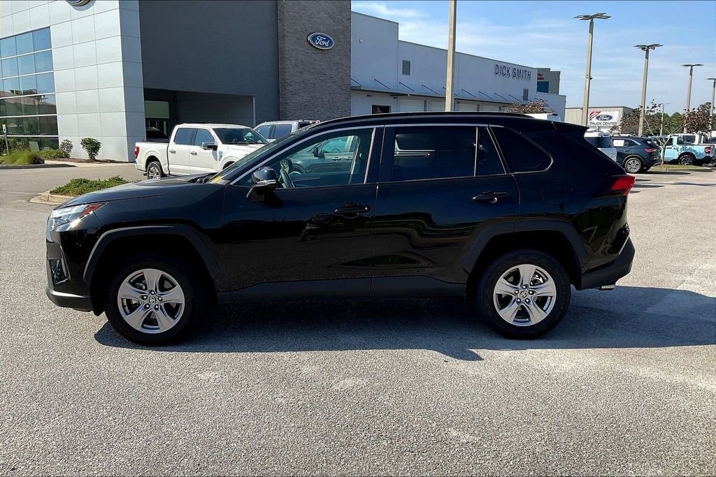 Used 2025 Midnight Black Metallic Toyota XLE image 8
