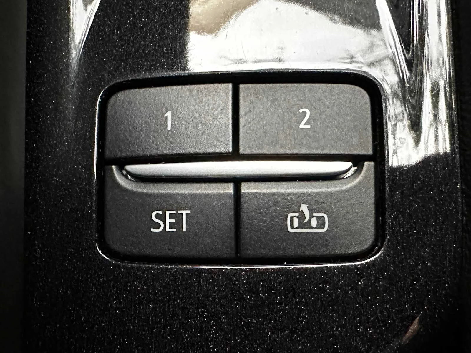 Used 2023 Argent Silver Metallic Cadillac Escalade ESV-V image 18