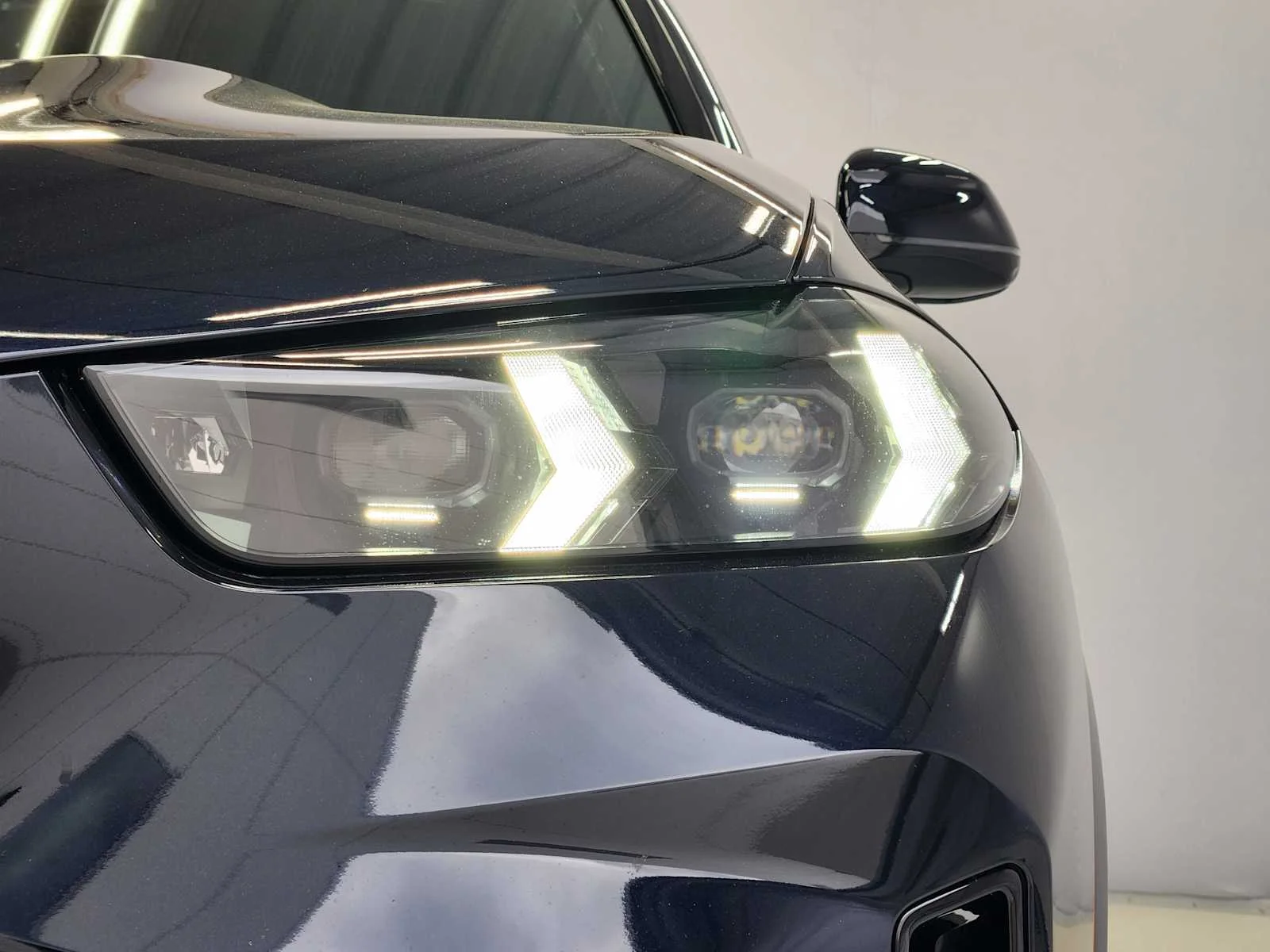 Certified Used 2026 Carbon Black Metallic BMW xDrive40i image 5