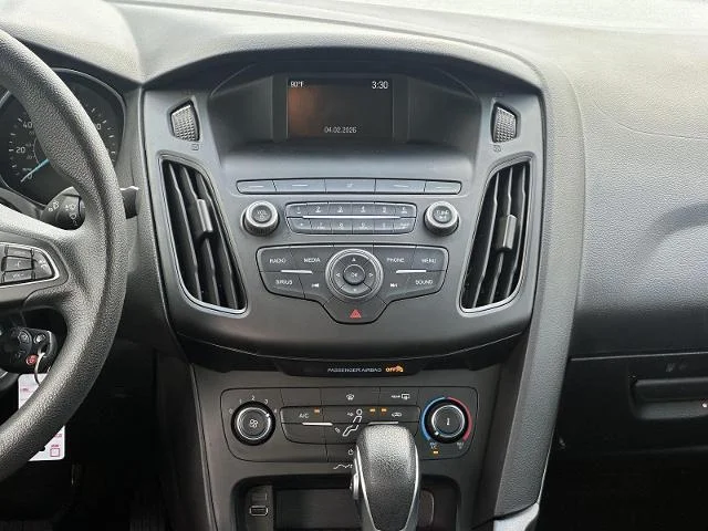 Used 2018 Oxford White Ford SE image 26