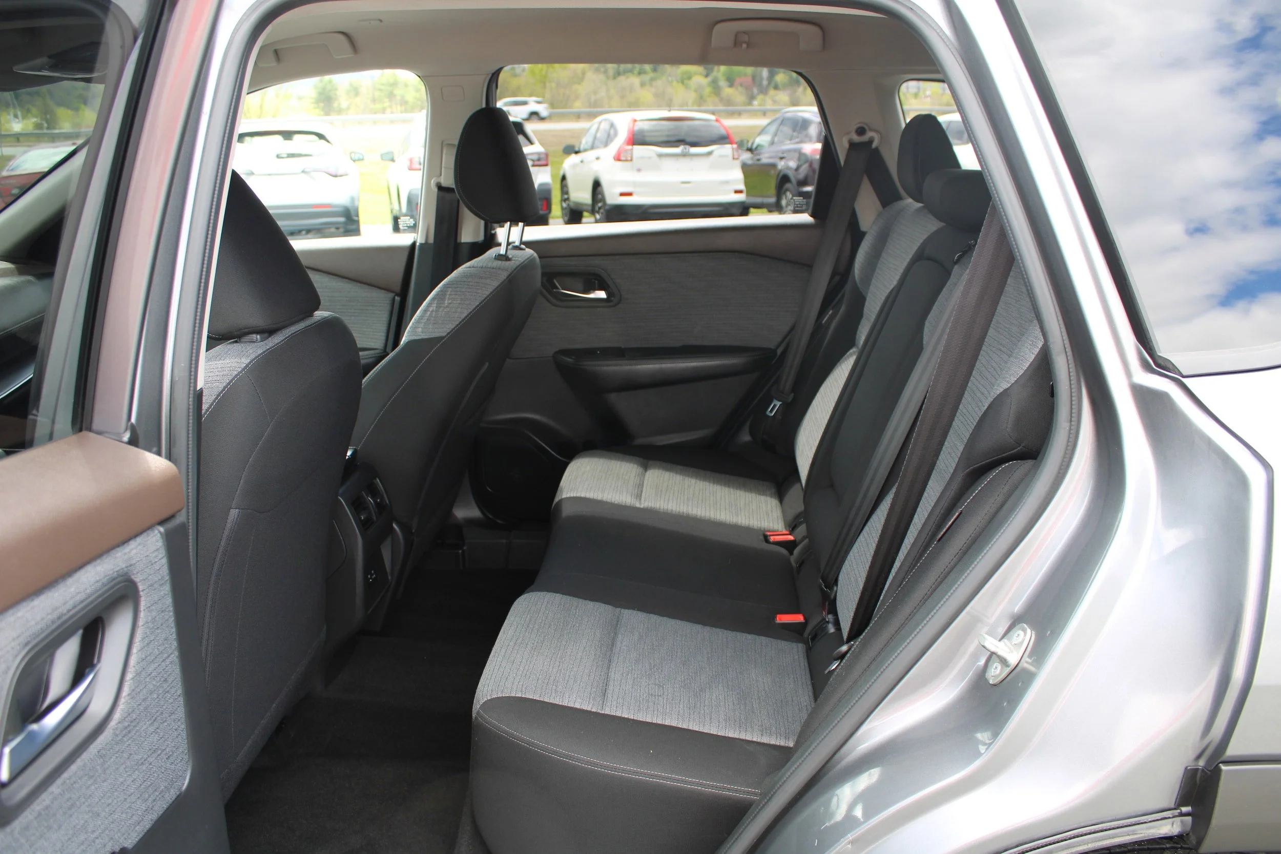 Used 2023 Gun Metallic Nissan SV image 13