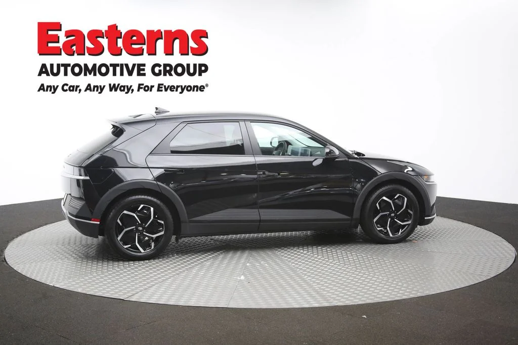 Used 2024 Black Hyundai SEL image 40