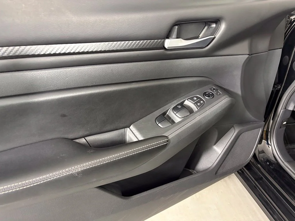 Used 2024 Black Nissan 2.5 SV image 11
