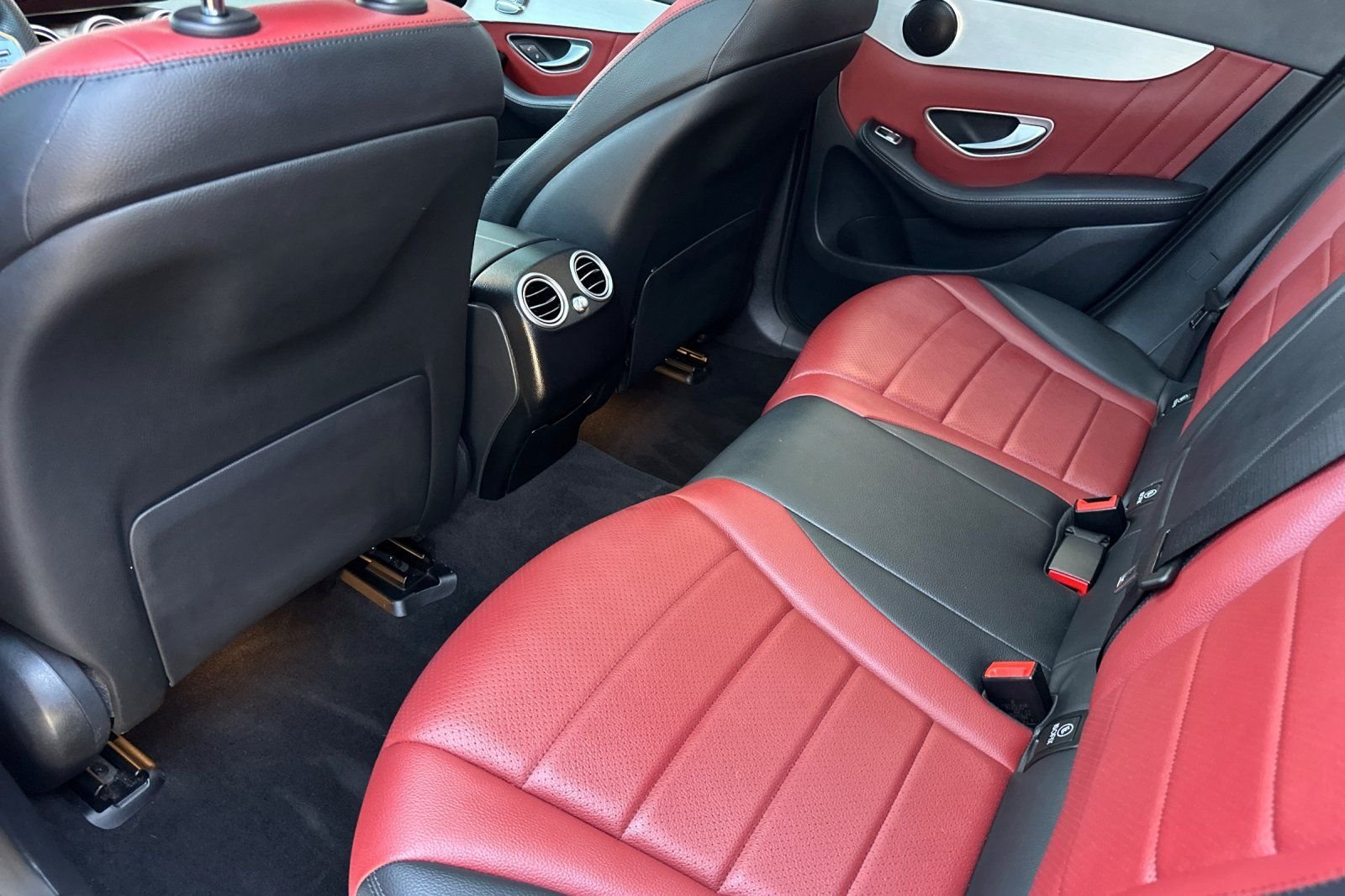 Used 2022 Black Mercedes-Benz GLC 300 image 12