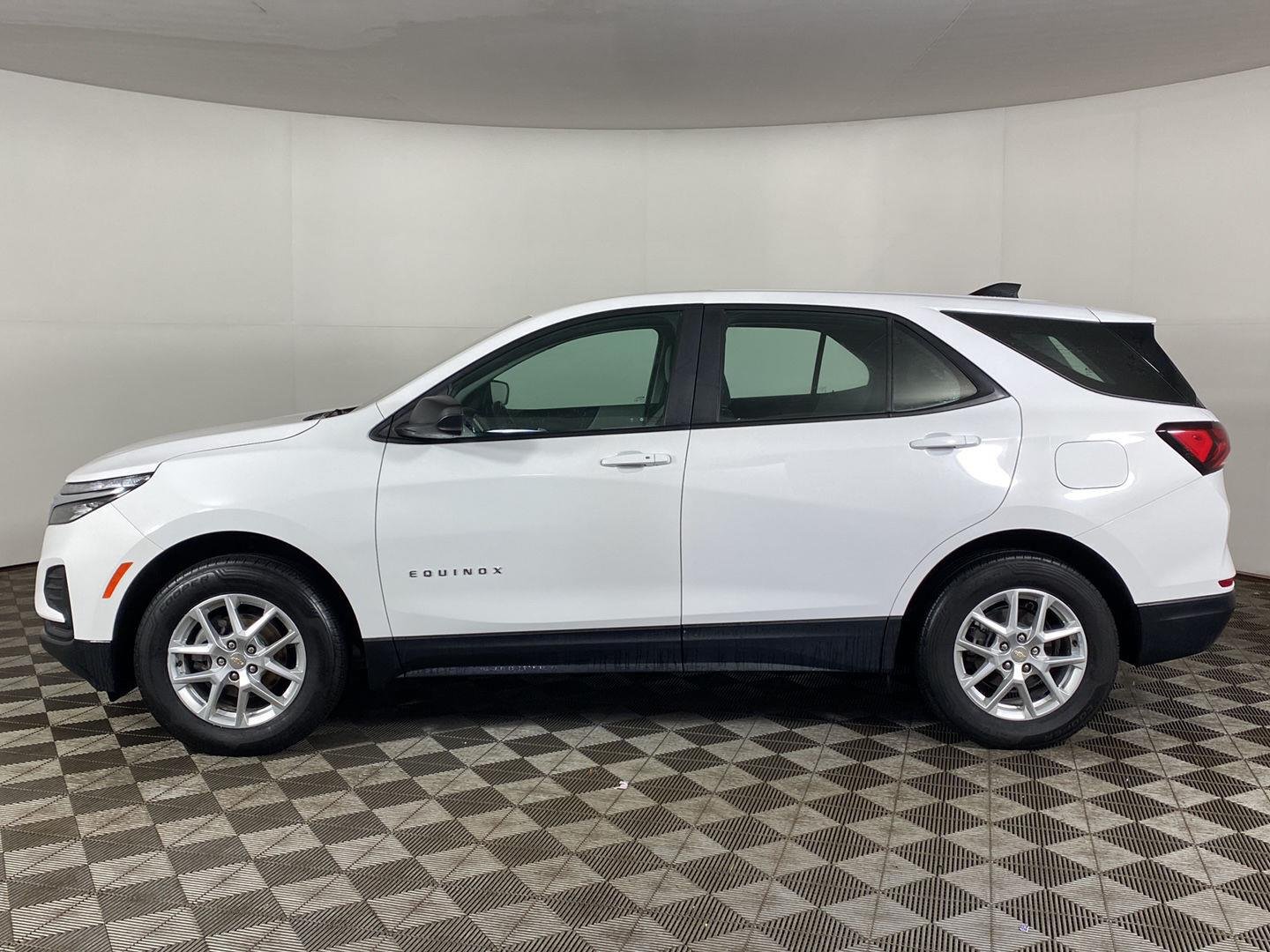 Used 2024 Summit White Chevrolet LS image 7