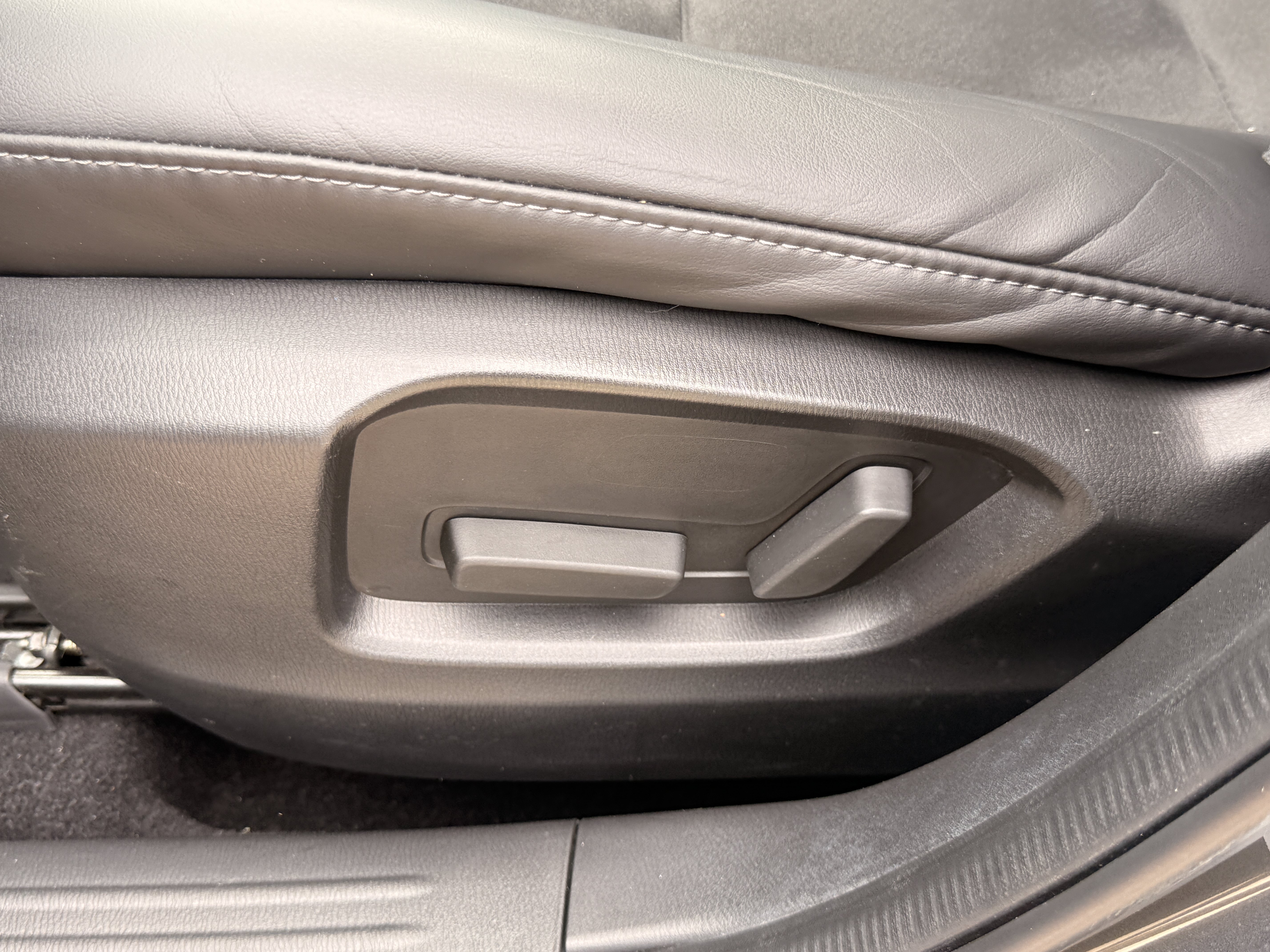 Used 2018 Machine Gray Metallic Mazda Touring image 8