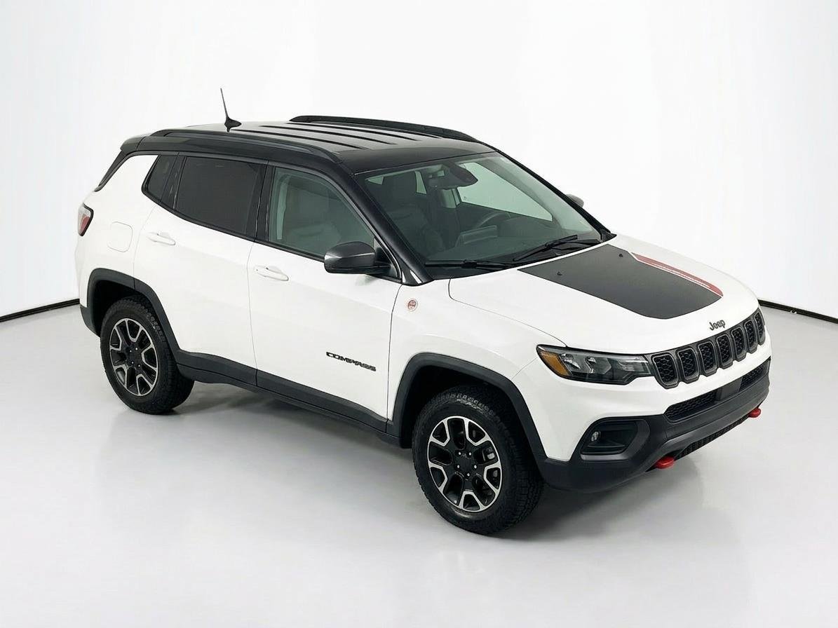 Used 2024 Bright White Clearcoat Jeep Trailhawk image 7
