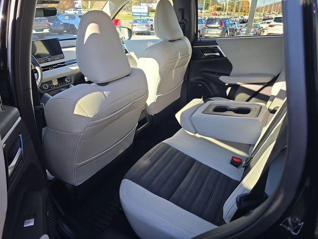 Used 2025 Black Mitsubishi SE image 10