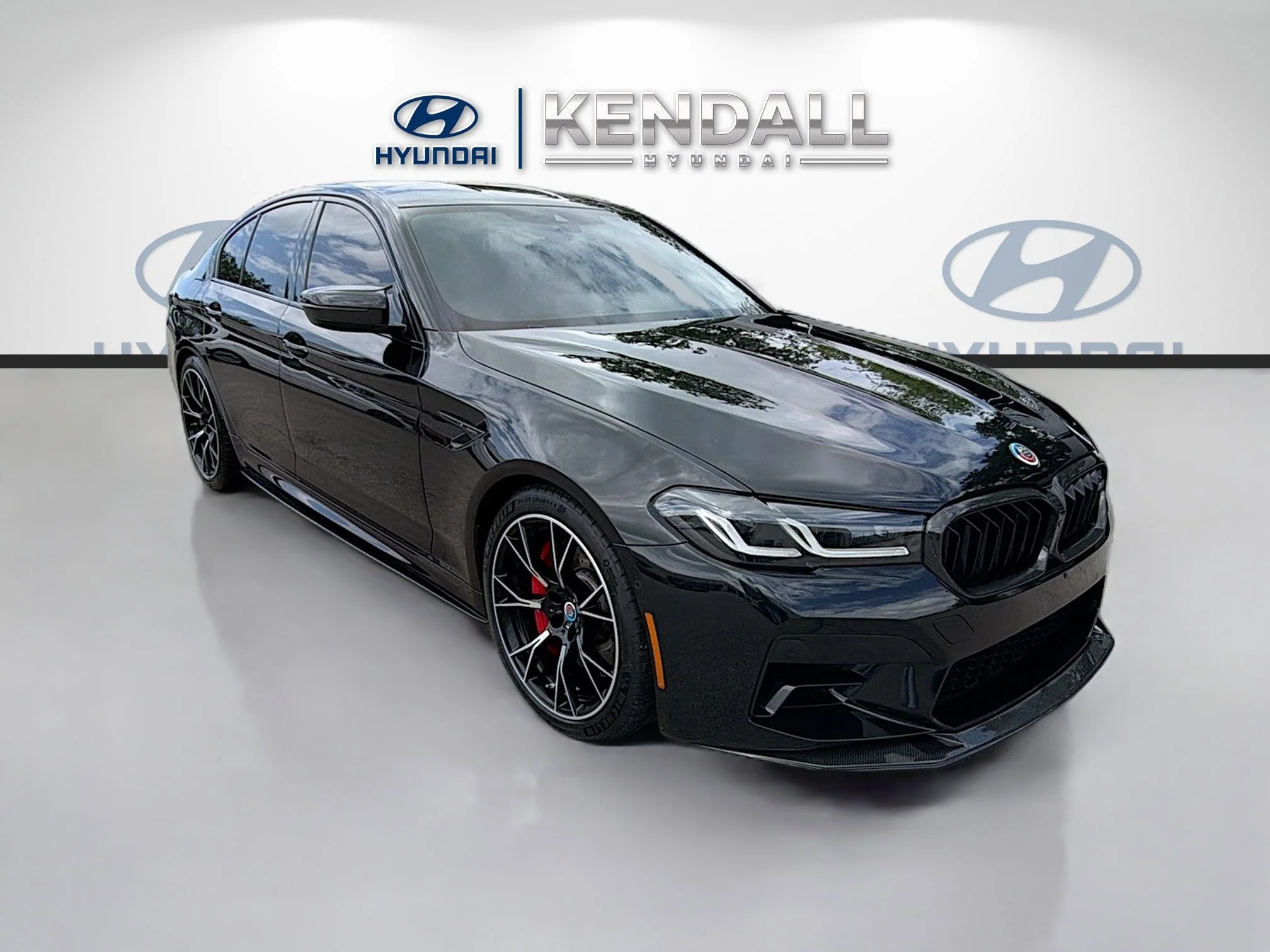 2023 BMW M5 -'s photo