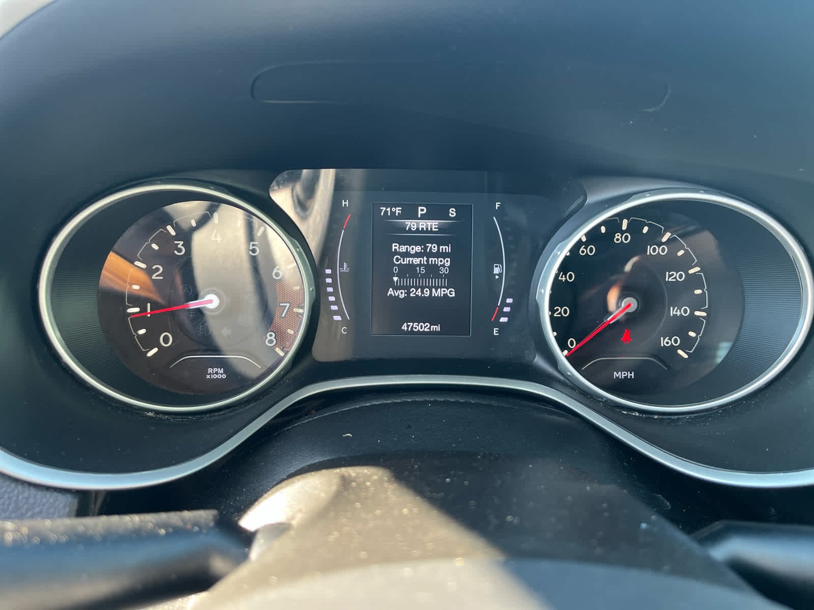 Used 2019 Granite Crystal Metallic Clearcoat Jeep Latitude image 5