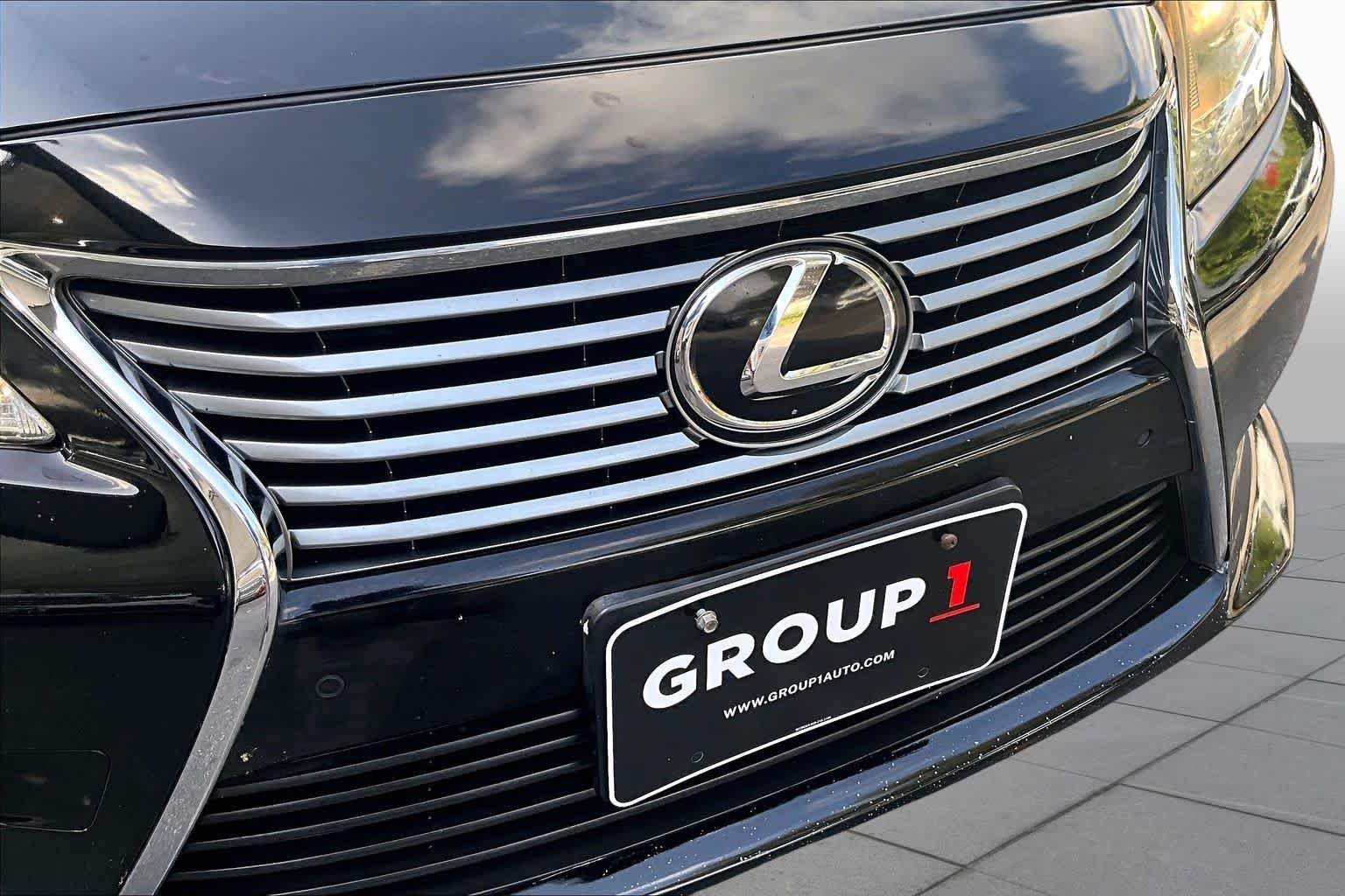 Used 2015 Obsidian Lexus  image 32