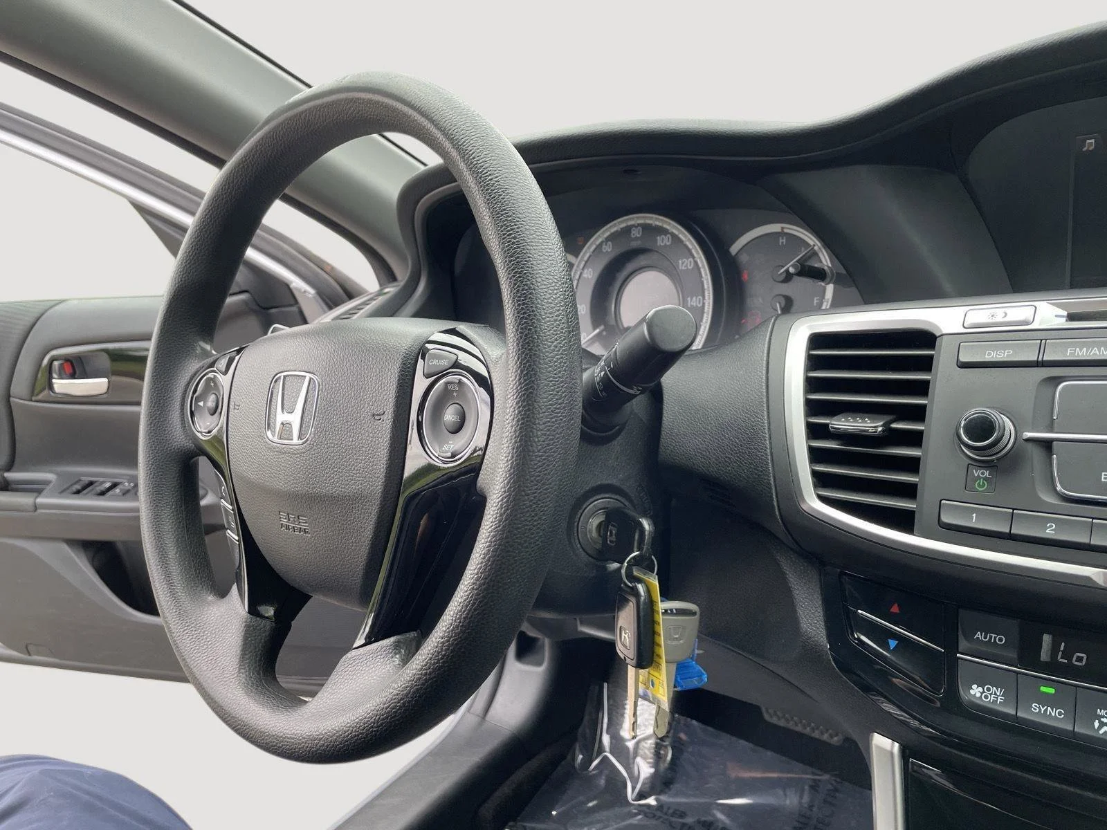 Used 2017 Lunar Silver Metallic Honda LX image 27