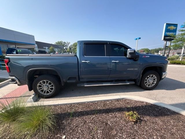 Used 2025 Blue Chevrolet LTZ image 3