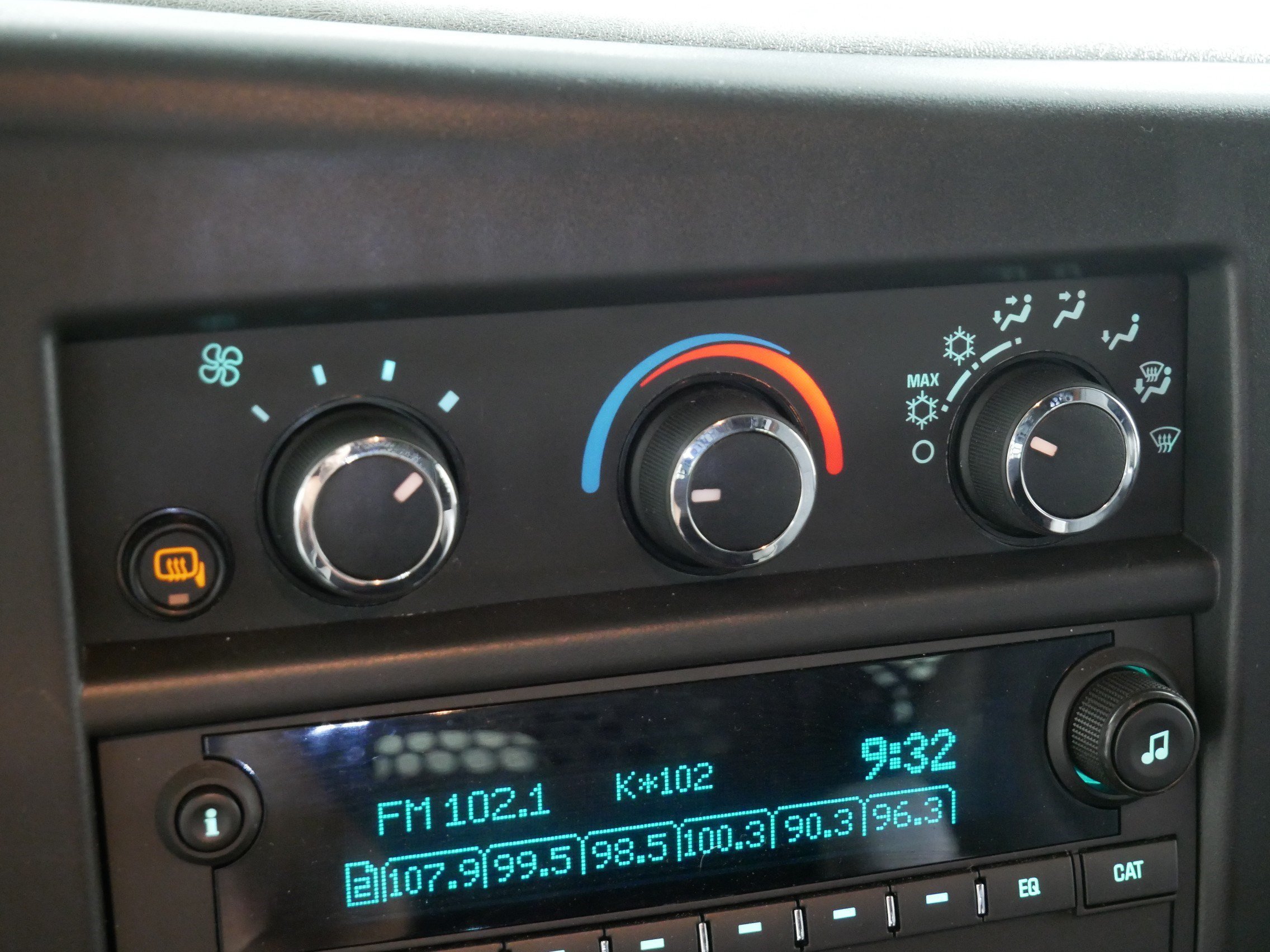 Used 2025 Summit White Chevrolet WT image 23