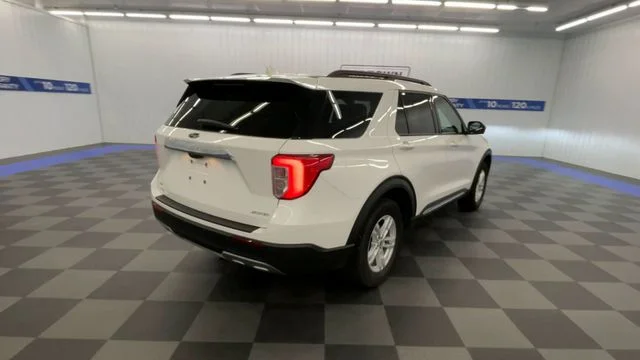 Used 2023 Star White Ford XLT 4WD image 8