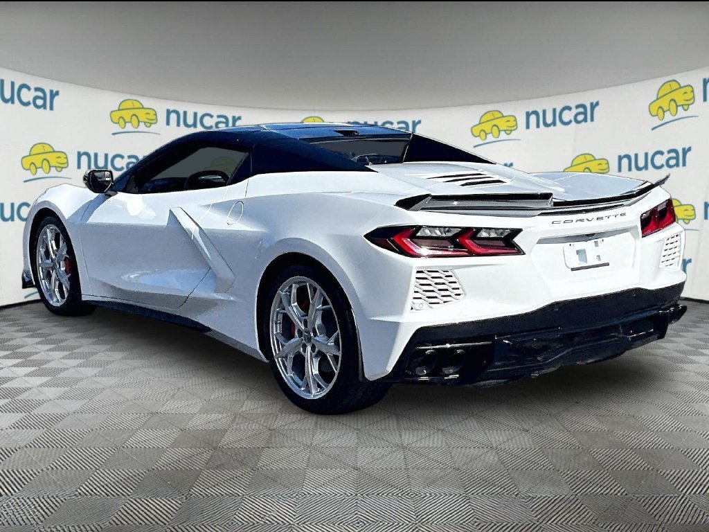 Used 2022 White Chevrolet Stingray image 4
