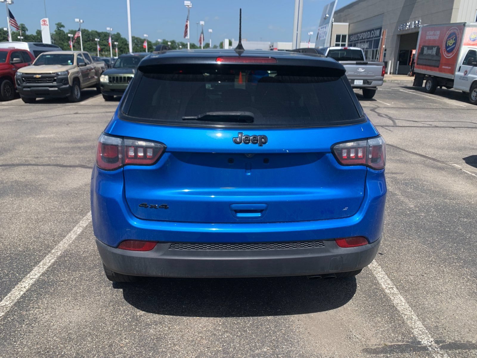 Used 2020 Blue Jeep Altitude 4x4 image 3