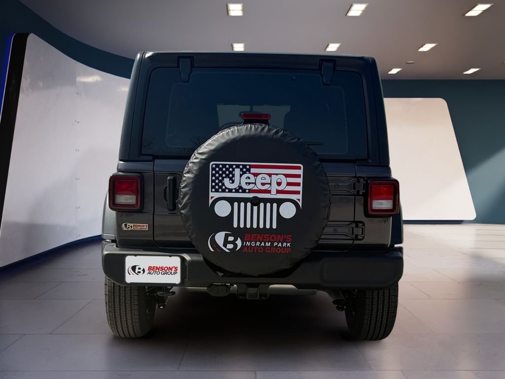 New 2026 Granite Crystal Metallic Clear-Coat Exterior Paint Jeep Sport image 4