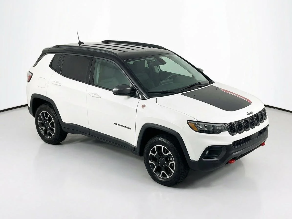 Used 2024 Bright White Clearcoat Jeep Trailhawk image 7