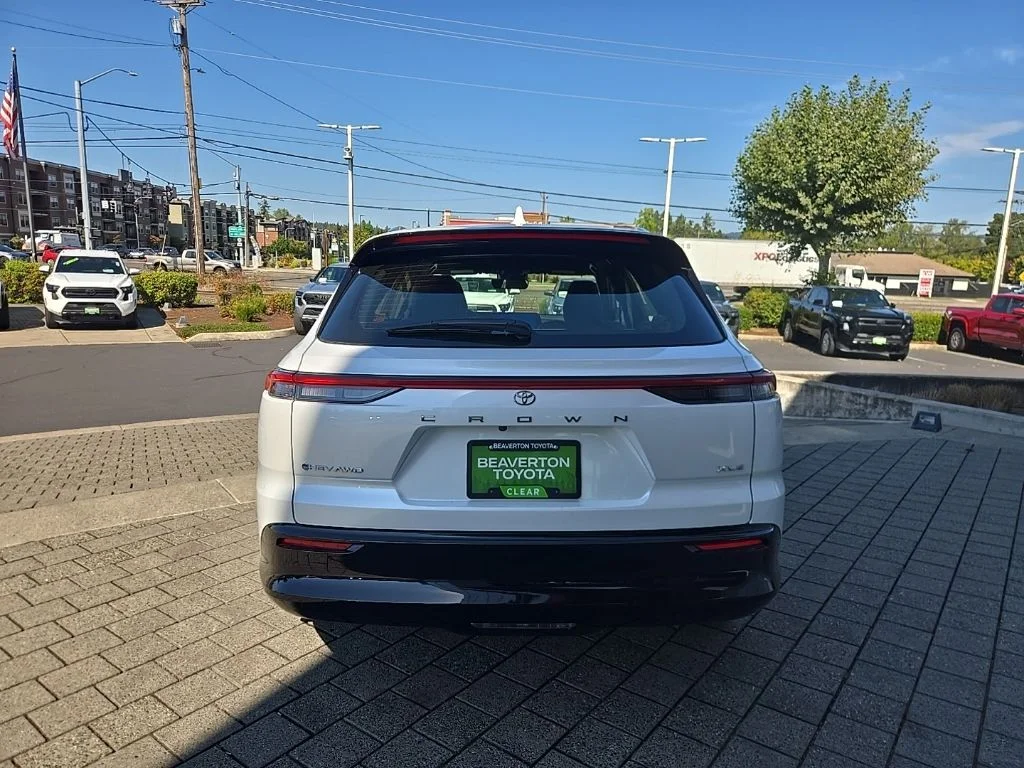 New 2026 Oxygen White Toyota XLE image 4