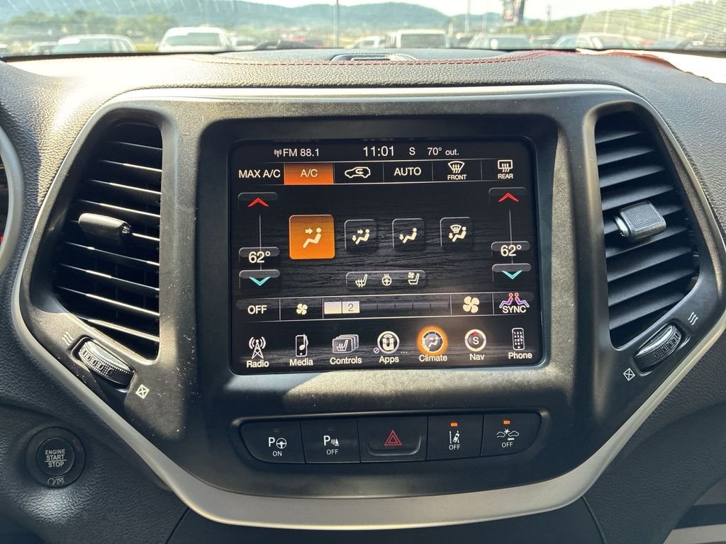 Used 2017 Red Jeep Trailhawk image 19