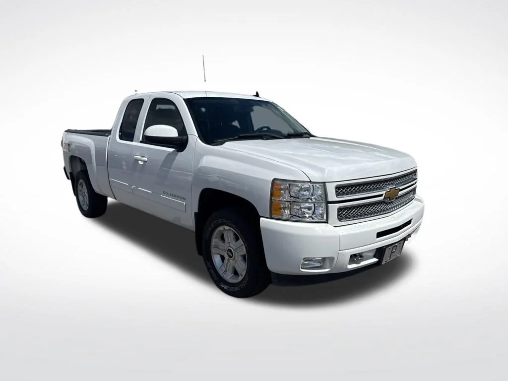 Used 2013 Summit White Chevrolet LT image 2