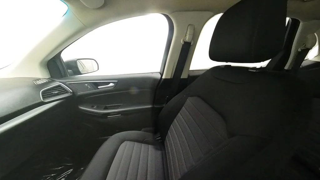 Used 2020 Gray Ford SE image 23