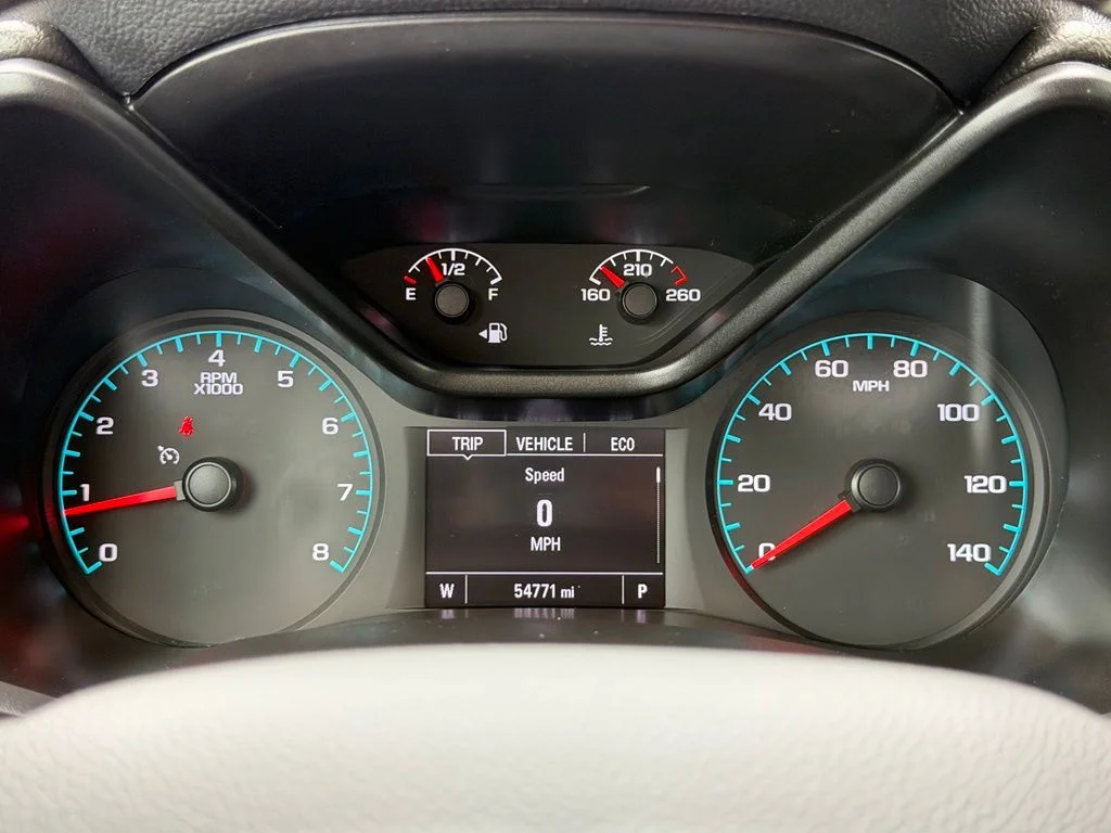 Used 2022 Gray GMC Elevation image 19