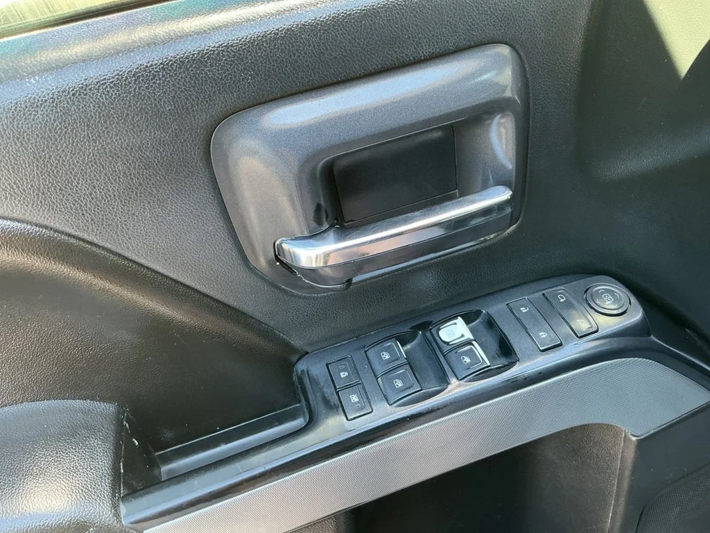 Used 2016 White Chevrolet LT image 10