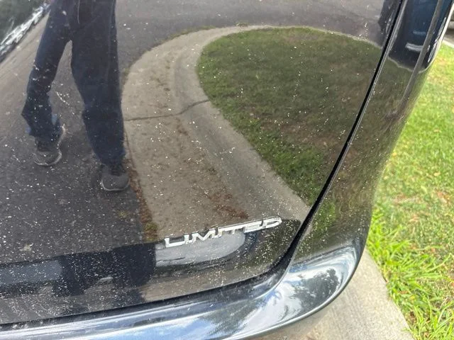 Used 2019 Black Chrysler Limited image 18