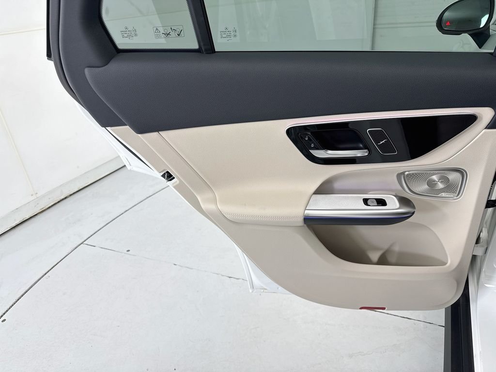 New 2027 Polar White Mercedes-Benz GLC 300 image 25