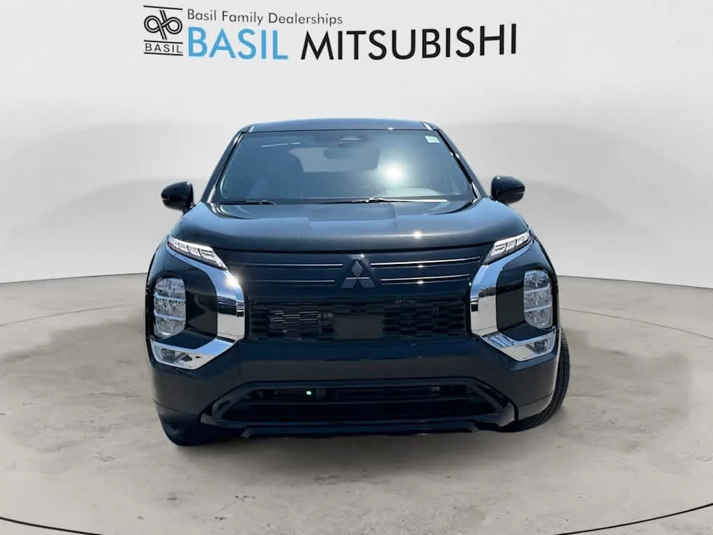 New 2026 Black Diamond Mitsubishi LE image 8