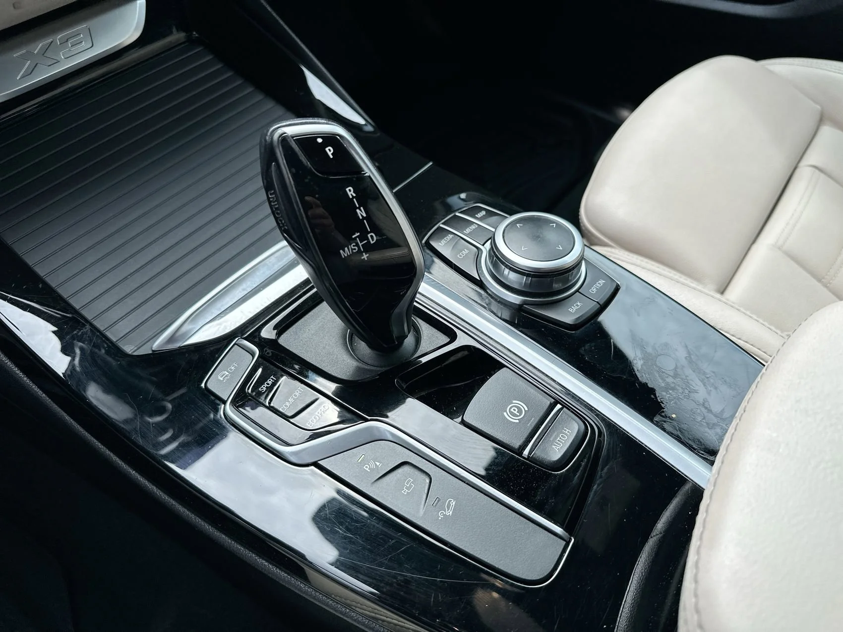 Used 2021 Black Sapphire Metallic BMW xDrive30i image 20