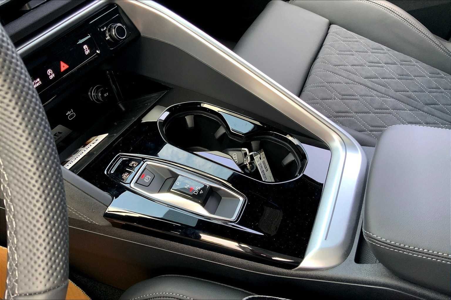 Used 2025 Daytona Gray Pearl Effect Audi Premium Plus image 7