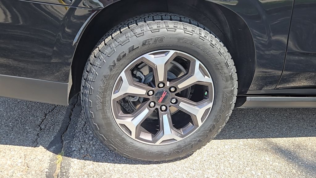 Used 2025 Black GMC AT4 Ultimate image 35